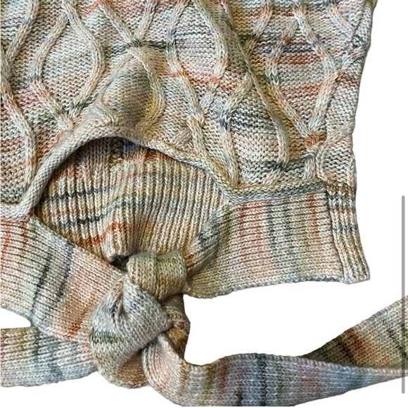 Universal Thread Women’s Sweater - Picture 4 of 6